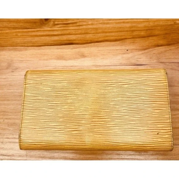 Louis Vuitton Epi Long Wallet International Yellow Purple Interior Pre-owned - Picture 2 of 15